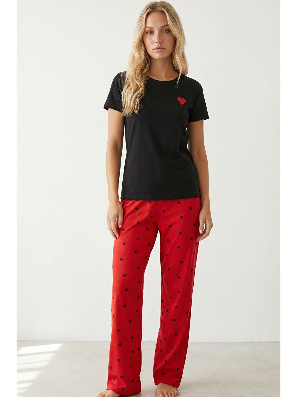 Karışık Siyah Kırmızı Kalp Desenli Örme Pijama Takımı-1