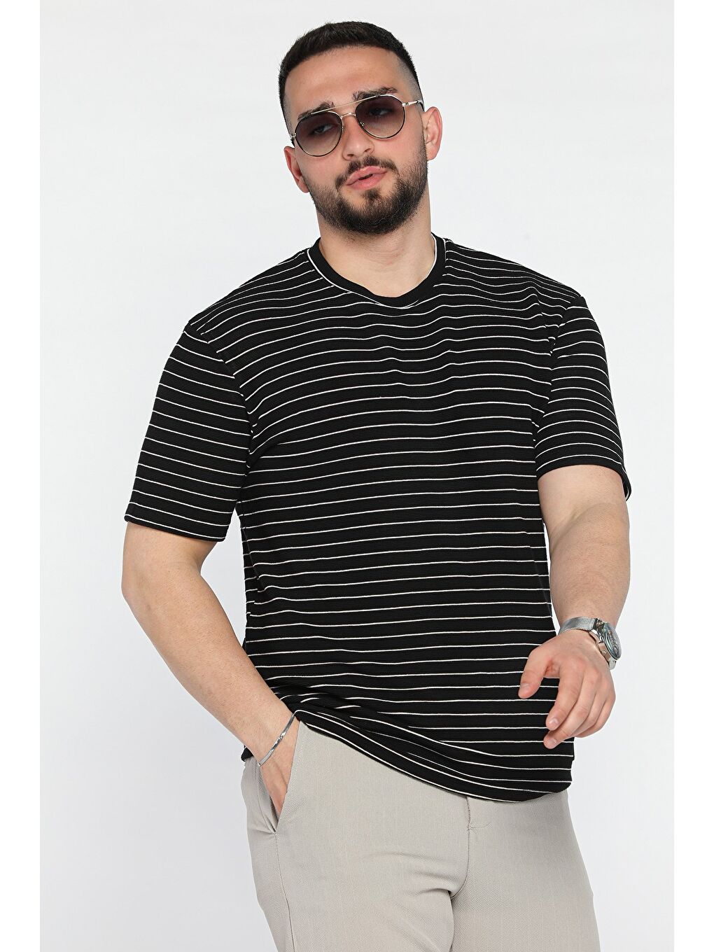 Siyah Erkek Çizgi Desenli Bisiklet Yaka Elastanlı Tişört-1