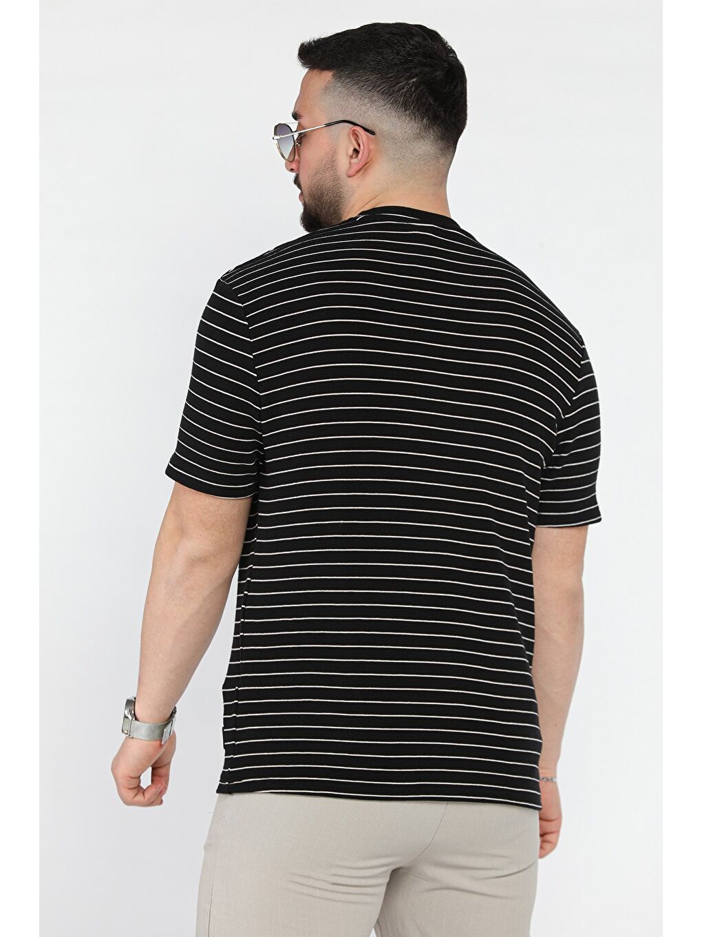 Siyah Erkek Çizgi Desenli Bisiklet Yaka Elastanlı Tişört-2