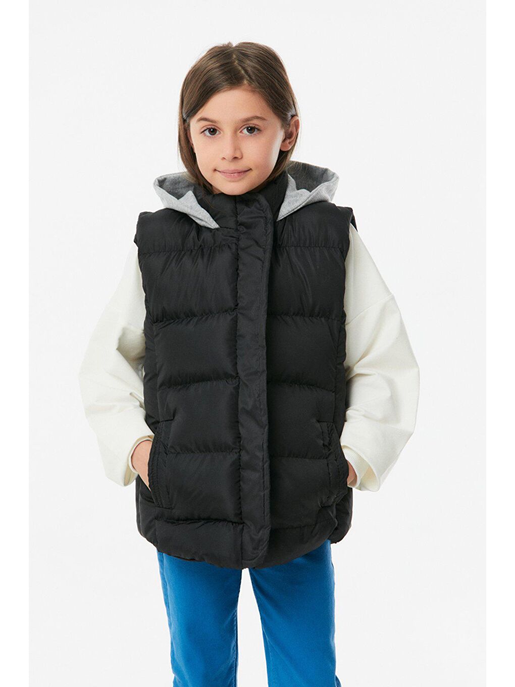 Siyah Kapüşonlu Kız Çocuk Şişme Yelek