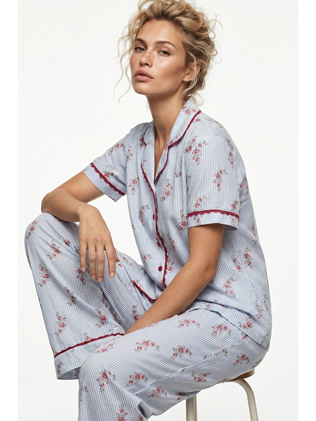 Karışık İnce Soft Örme Düğmeli Dantel Biyeli Pijama Takımı 8061