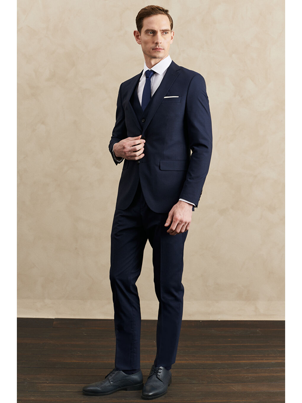 Erkek Lacivert Su Geçirmez Slim Fit Dar Kesim Mono Yaka Yelekli Yünlü Nano Takım Elbise-4