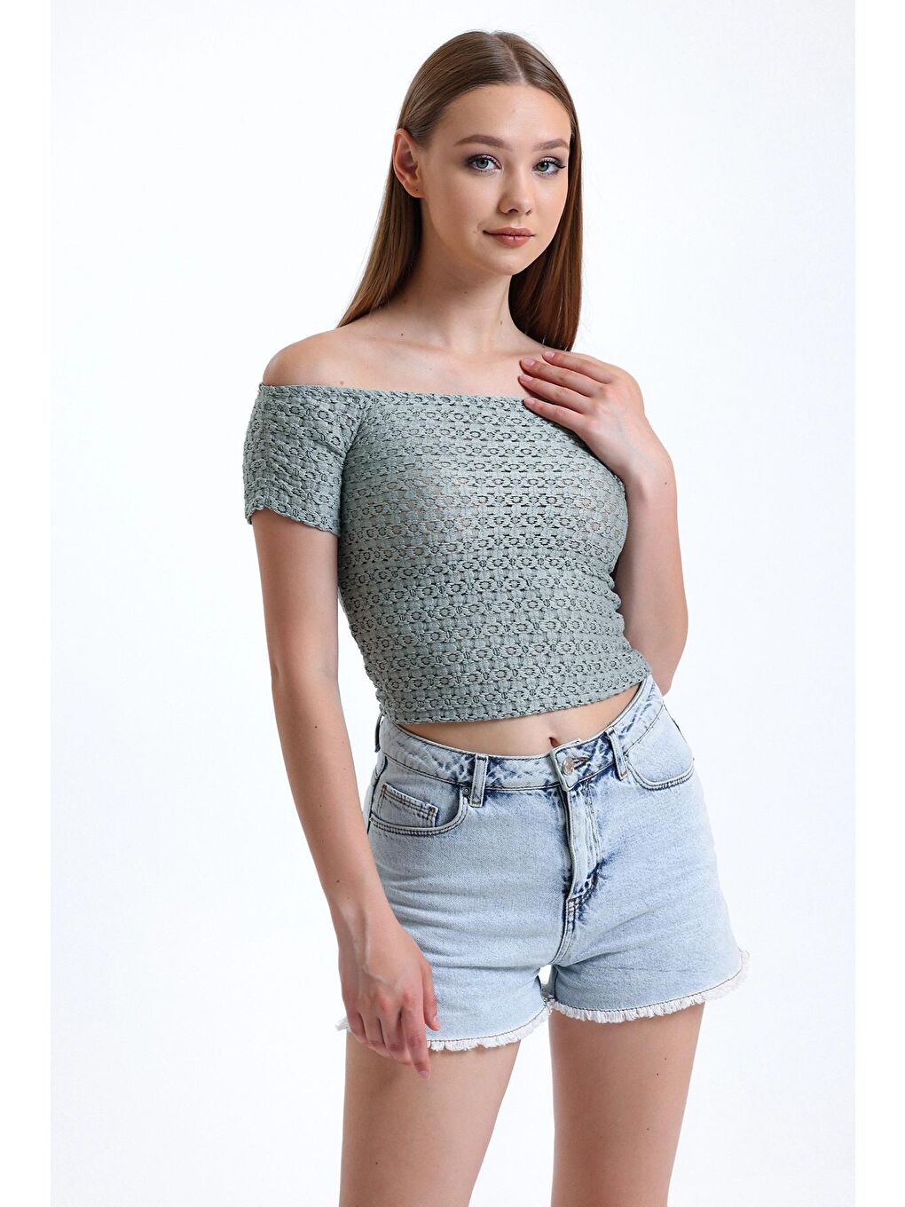 Haki Carmen Yaka Desenli Yarım Kollu Esnek Kumaş Crop Bluz IHR-23Y-IZ11U