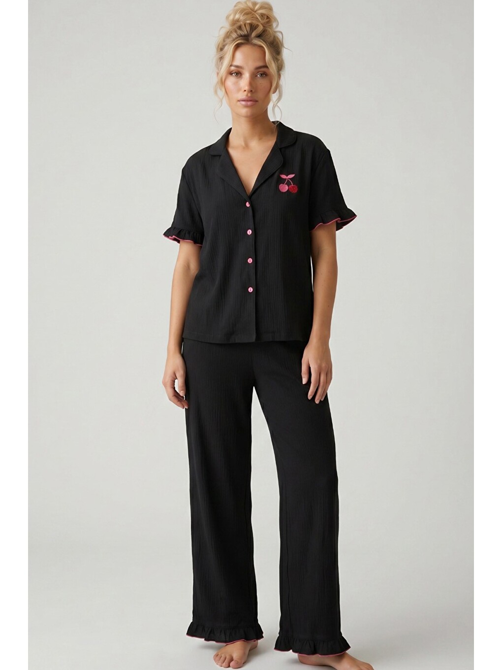 Siyah Nakışlı Bürümcük-krınkıl Kısa Kollu Düğmeli Pijama Takım 8057-1