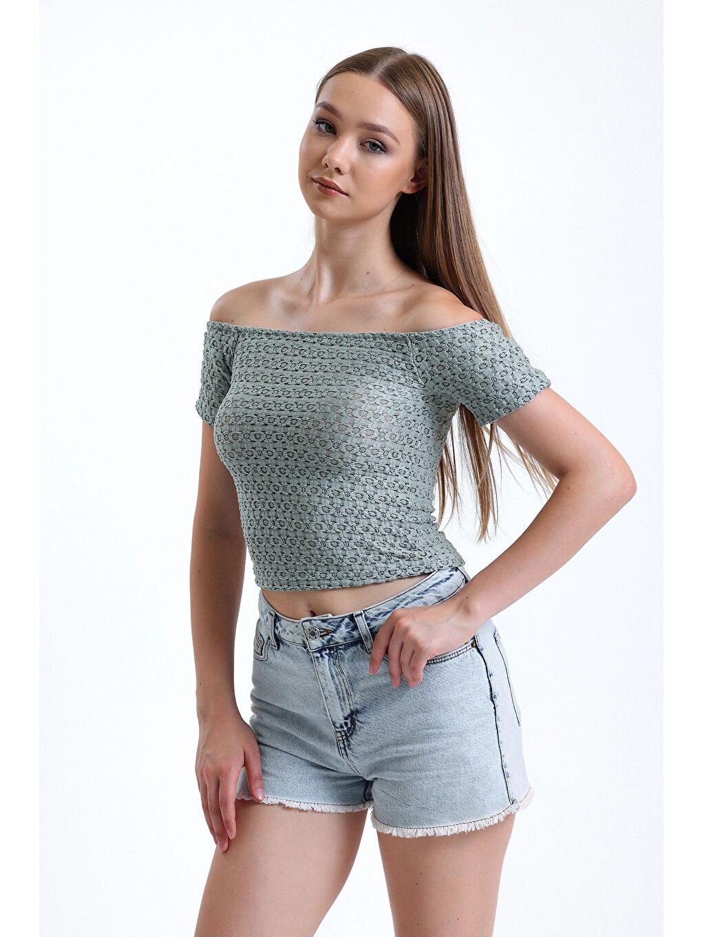 Haki Carmen Yaka Desenli Yarım Kollu Esnek Kumaş Crop Bluz IHR-23Y-IZ11U-3