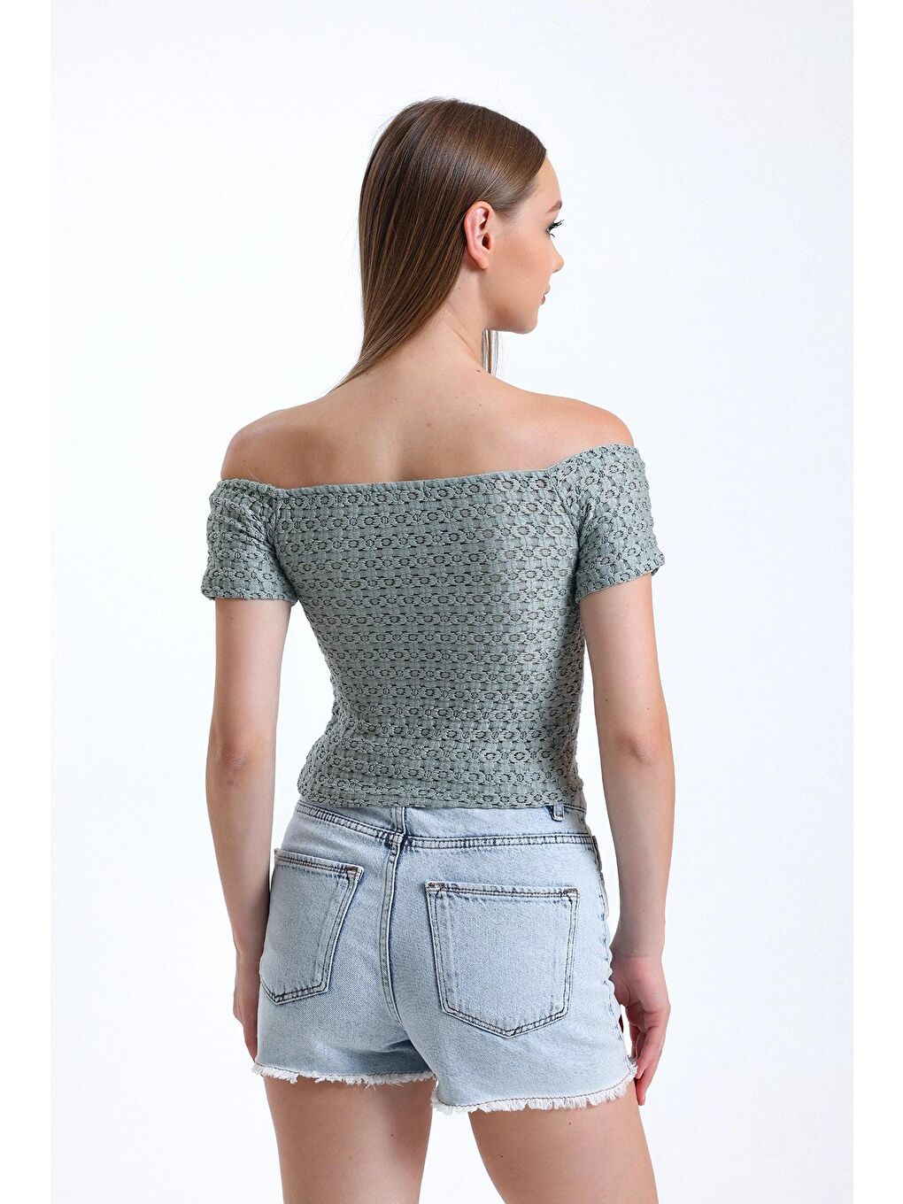 Haki Carmen Yaka Desenli Yarım Kollu Esnek Kumaş Crop Bluz IHR-23Y-IZ11U-4