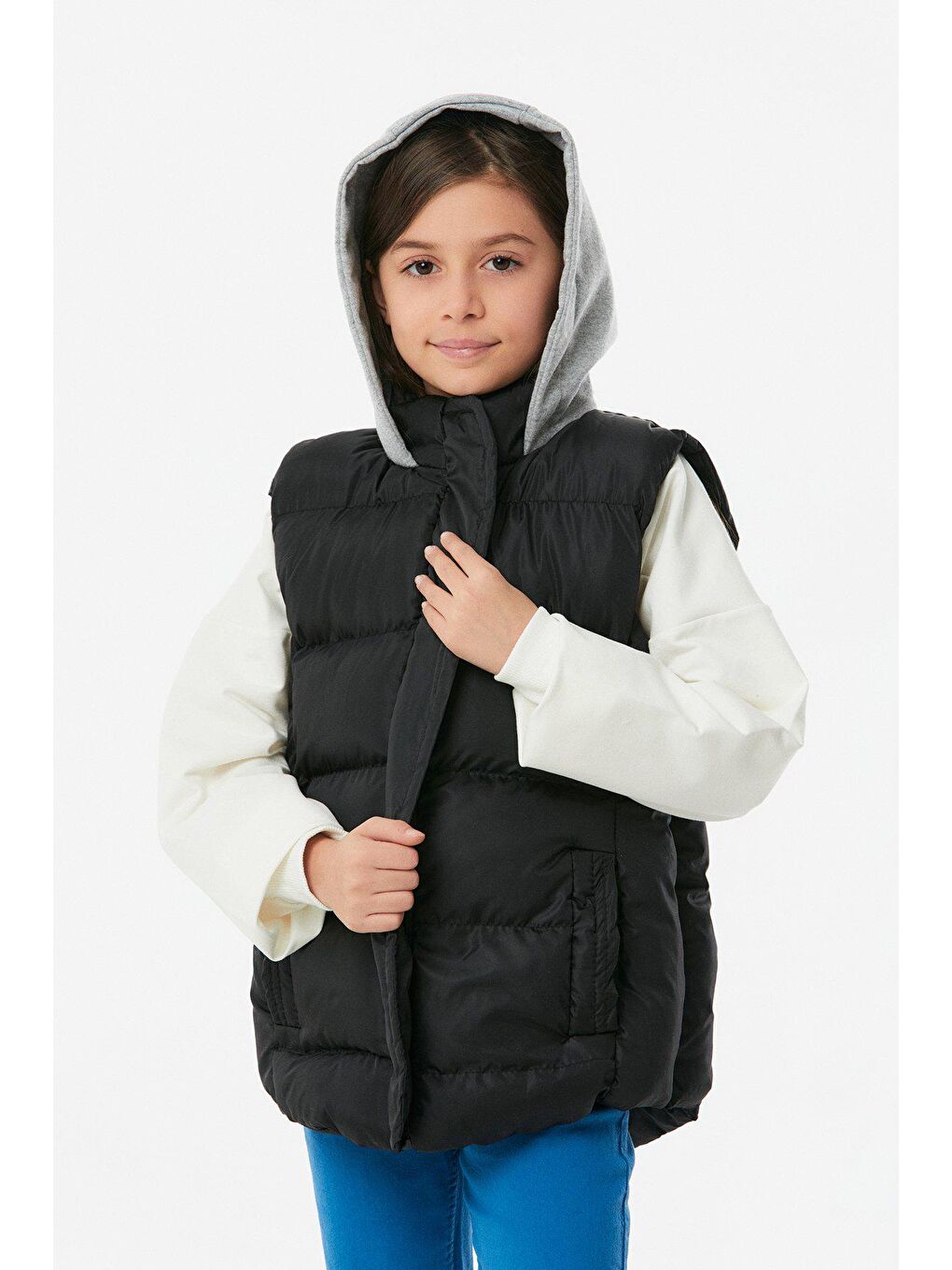 Siyah Kapüşonlu Kız Çocuk Şişme Yelek-4