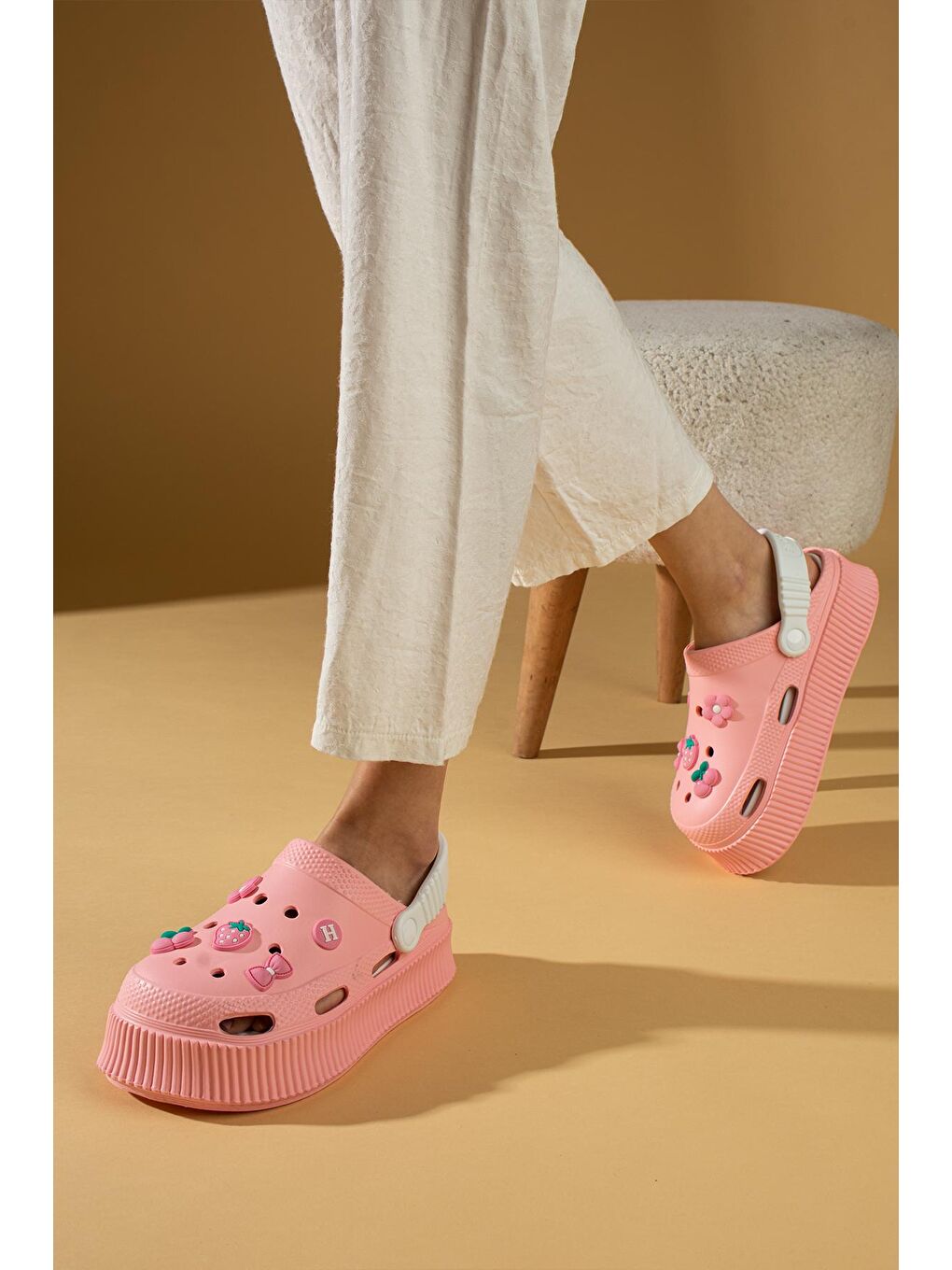 Pembe Yüksek Taban Jibbitzli Eva Comfort Kadın Sandalet DNZ224-24