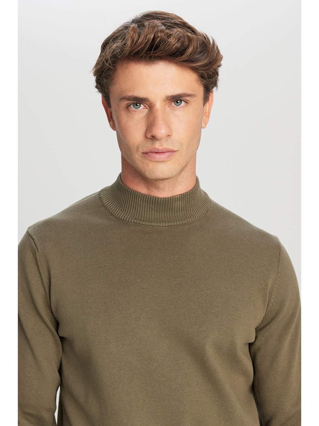 Erkek Haki Pamuklu Standart Fit Normal Kesim Yarım Balıkçı Yaka Triko Kazak-3