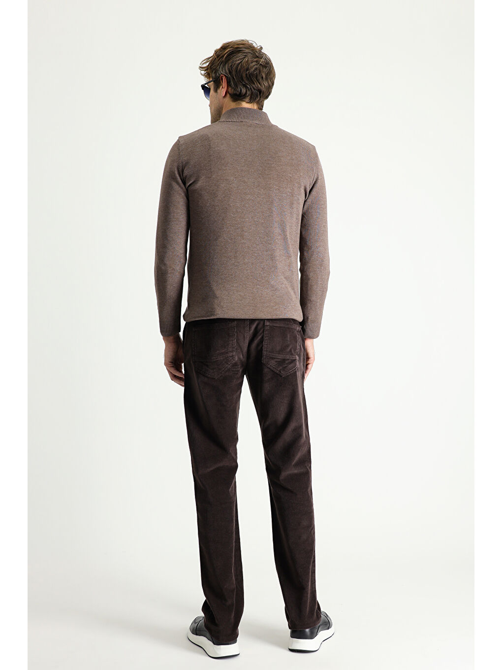 Kahverengi Slim Fit Dar Kesim Elastanlı Kadife Pantolon-3