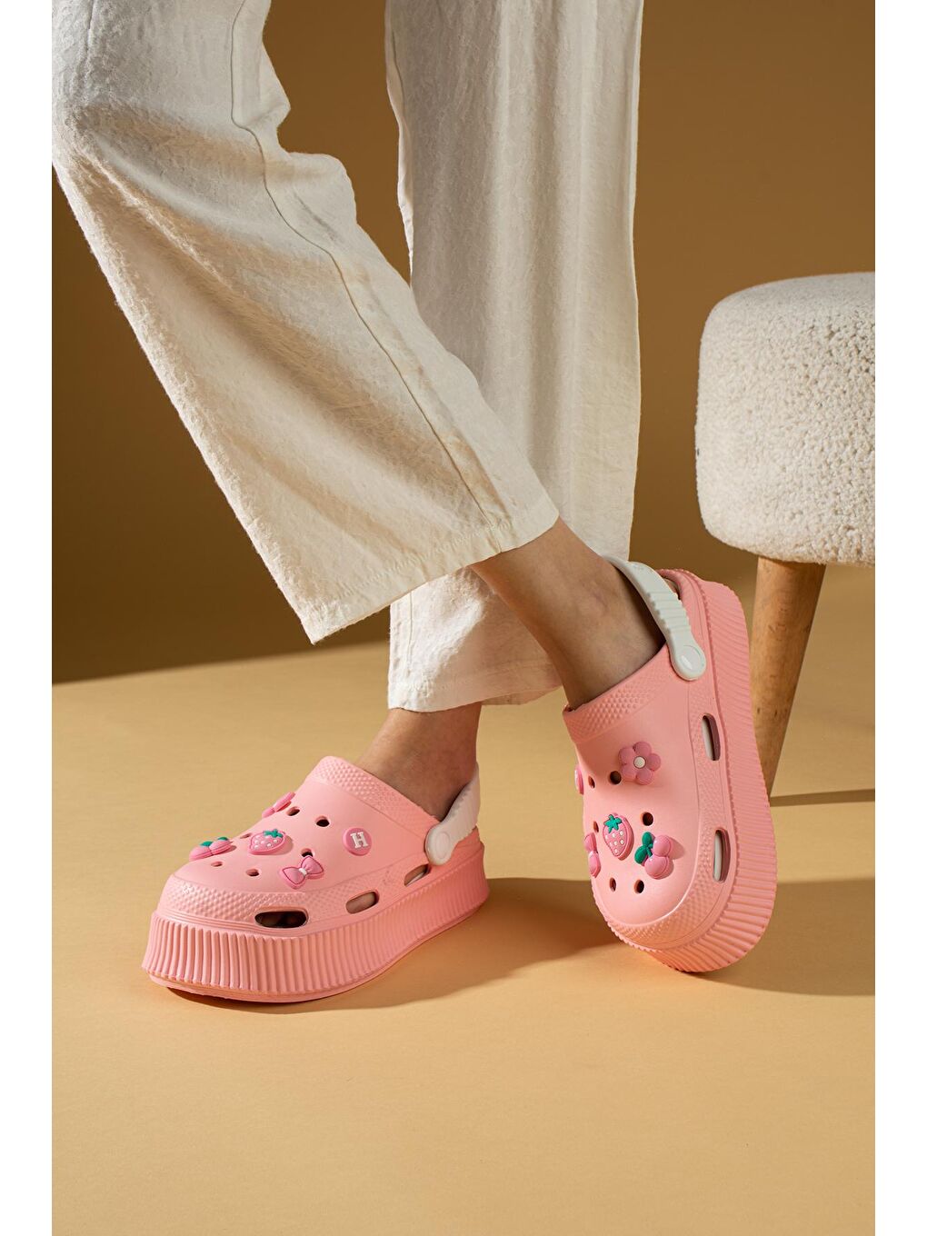 Pembe Yüksek Taban Jibbitzli Eva Comfort Kadın Sandalet DNZ224-24-1