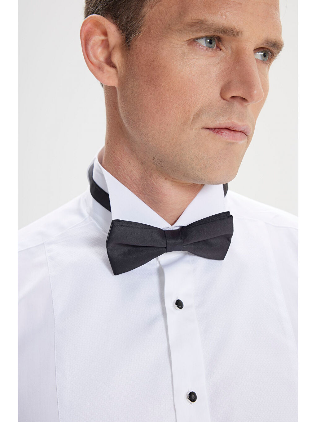 Erkek Beyaz Slim Fit Dar Kesim Ata Yaka Kolay Kırışmayan %100 Pamuk Gömlek-3