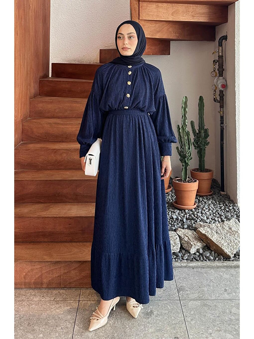 Gold Düğme Detaylı Krinkıl Elbise Lacivert-3