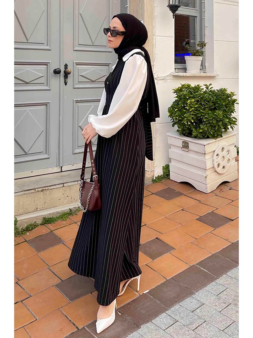 Çizgi Detaylı Garnili Elbise Siyah-1