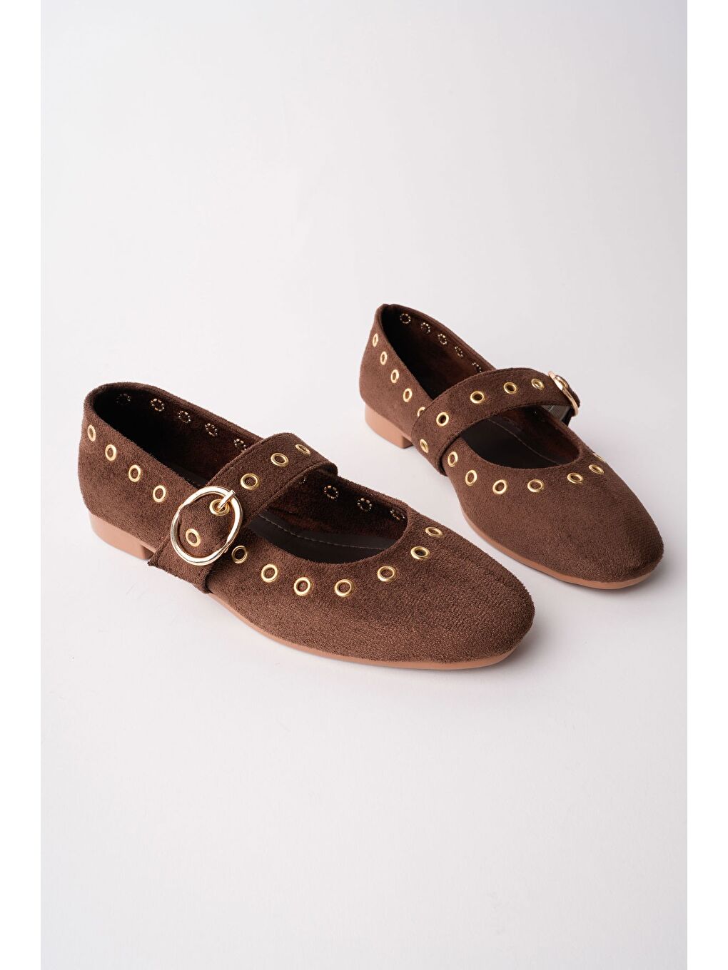 Kahverengi ZENA Gold Tokalı Zımbalı Deri Kadın Babet Ayakkabı