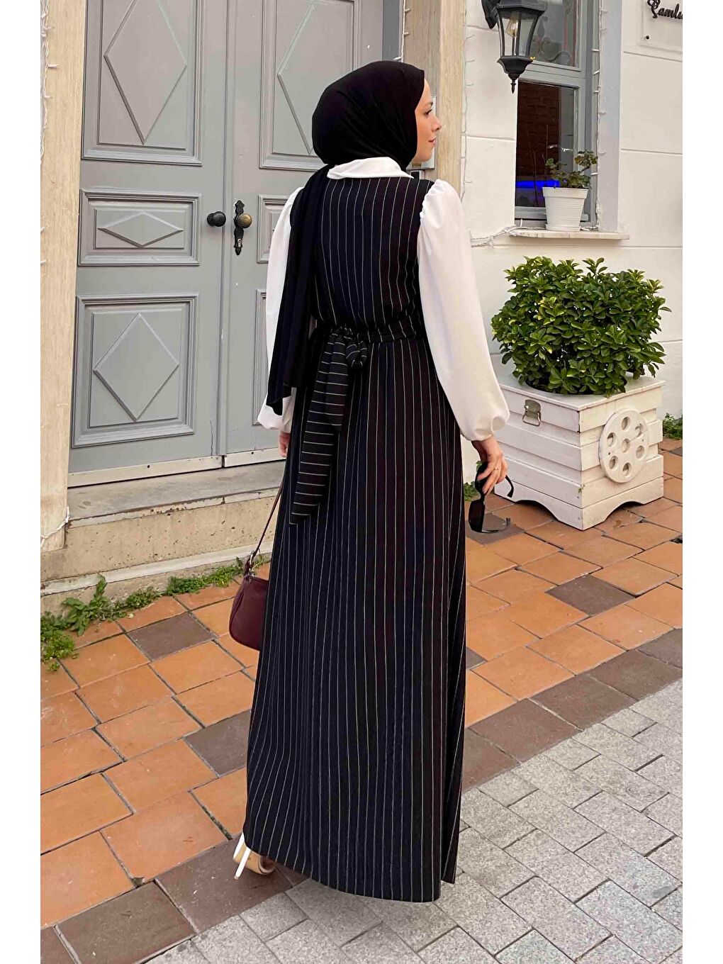 Çizgi Detaylı Garnili Elbise Siyah-2