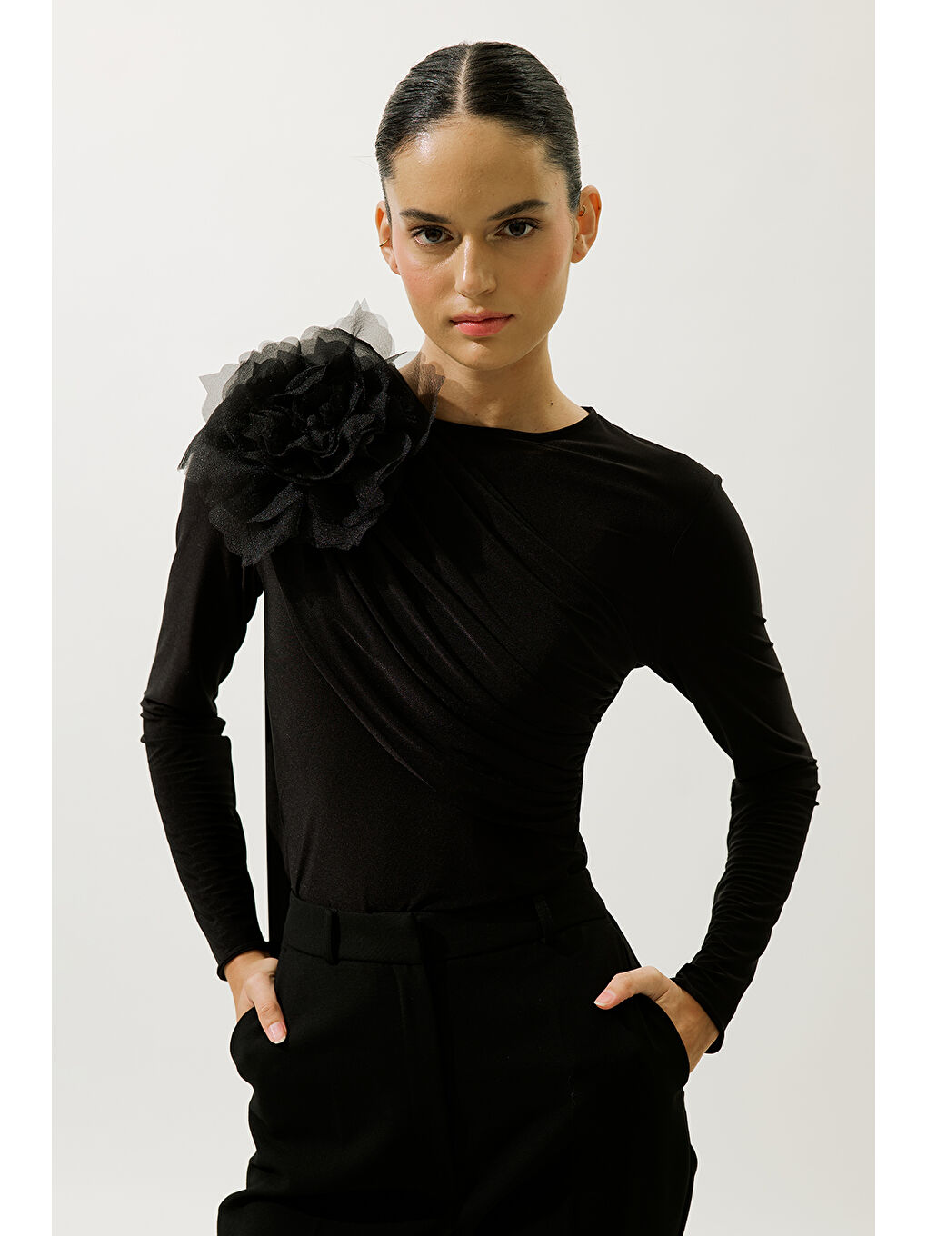 Luna Çiçek Broş Siyah-2