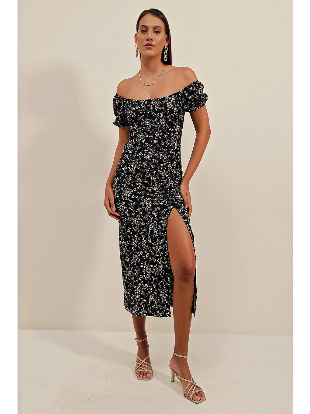 2396 Yırtmaçlı Yazlık Örme Elbise - Y.Siyah-1