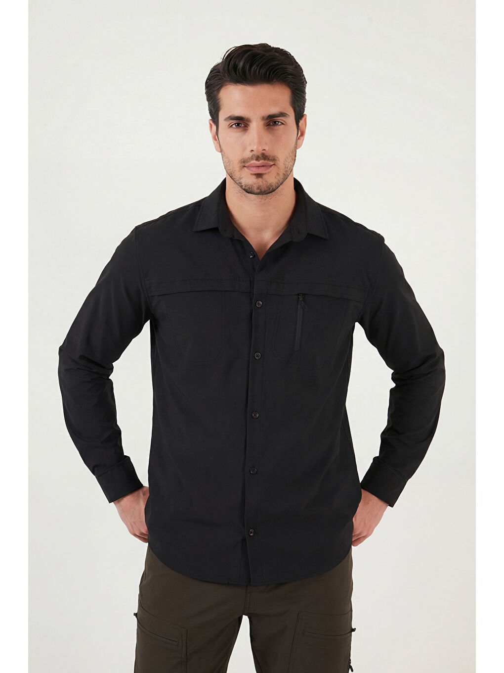 Siyah Trekking ve Su İtici  Klasik Yaka Uzun Kollu Cepli Gömlek 693820-1