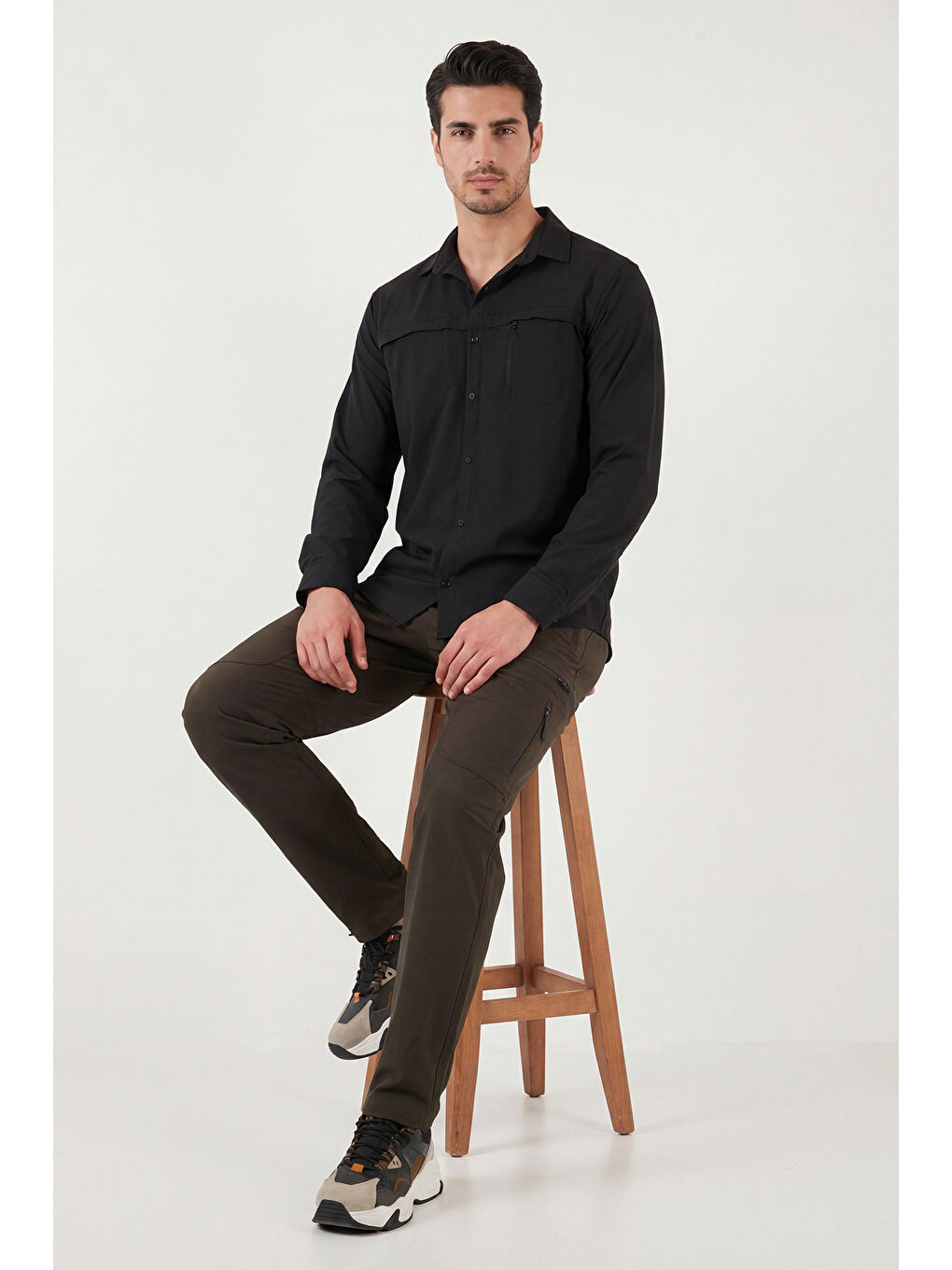 Siyah Trekking ve Su İtici  Klasik Yaka Uzun Kollu Cepli Gömlek 693820-3