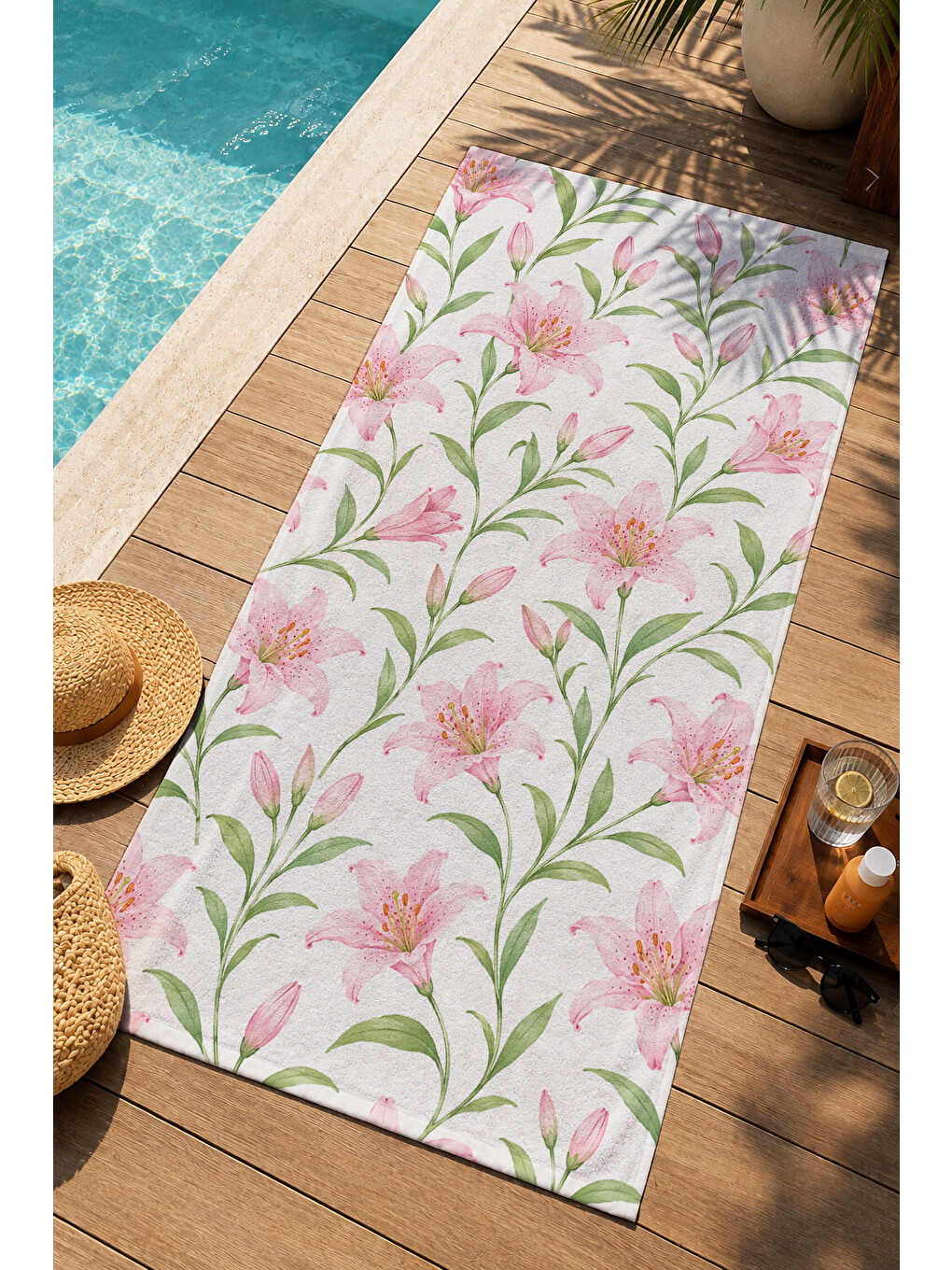 Pastel Pembe Lale Ve Yaprak Desenli 70x150 Plaj Havlusu - Dijital Baskılı Solmaz Banyo Havlusu-1