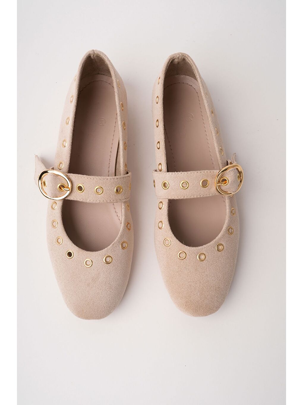 Bej ZENA Gold Tokalı Zımbalı Deri Kadın Babet Ayakkabı