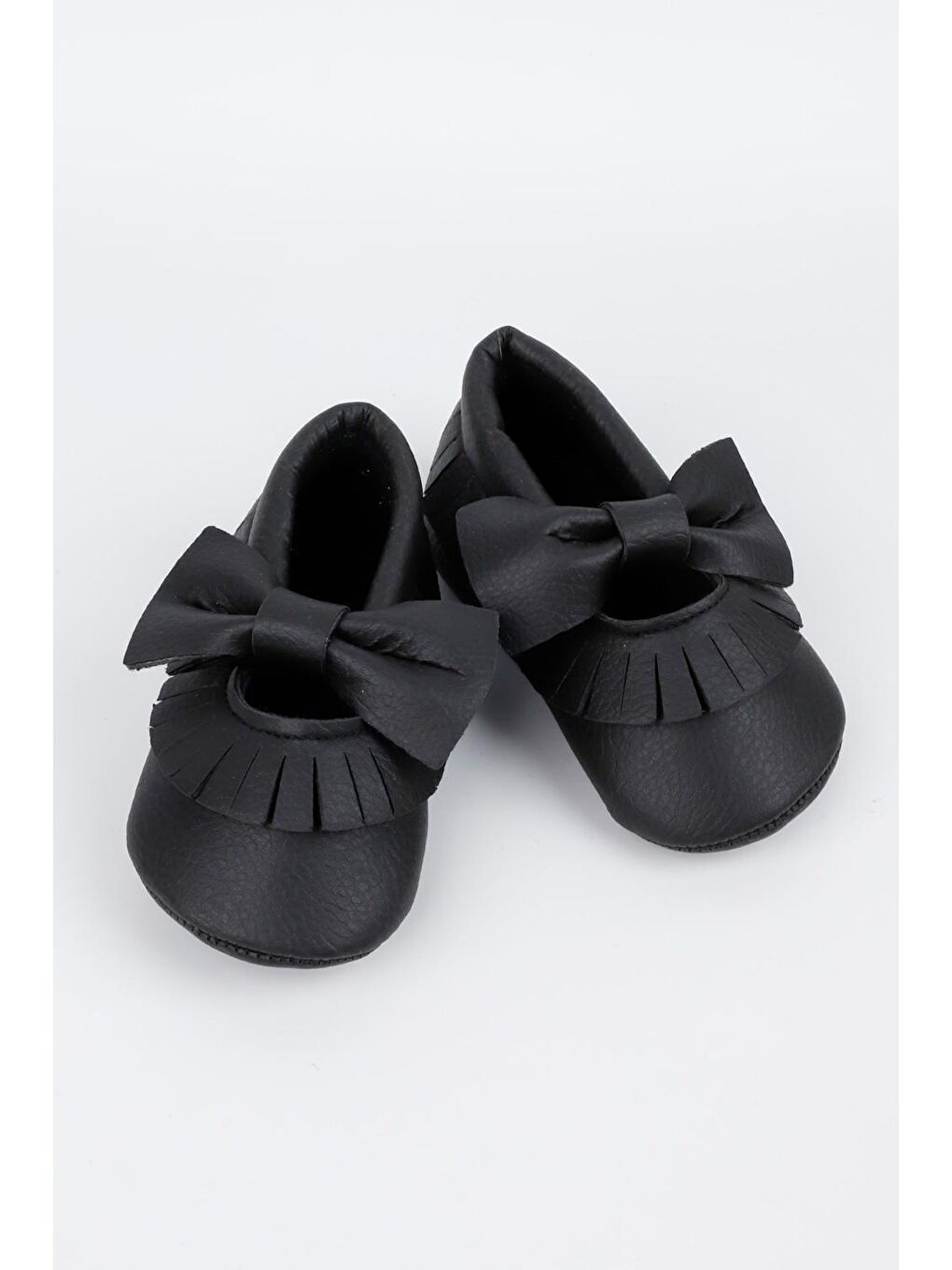 Siyah Fiyonk Püsküllü Bebek Ayakkabı