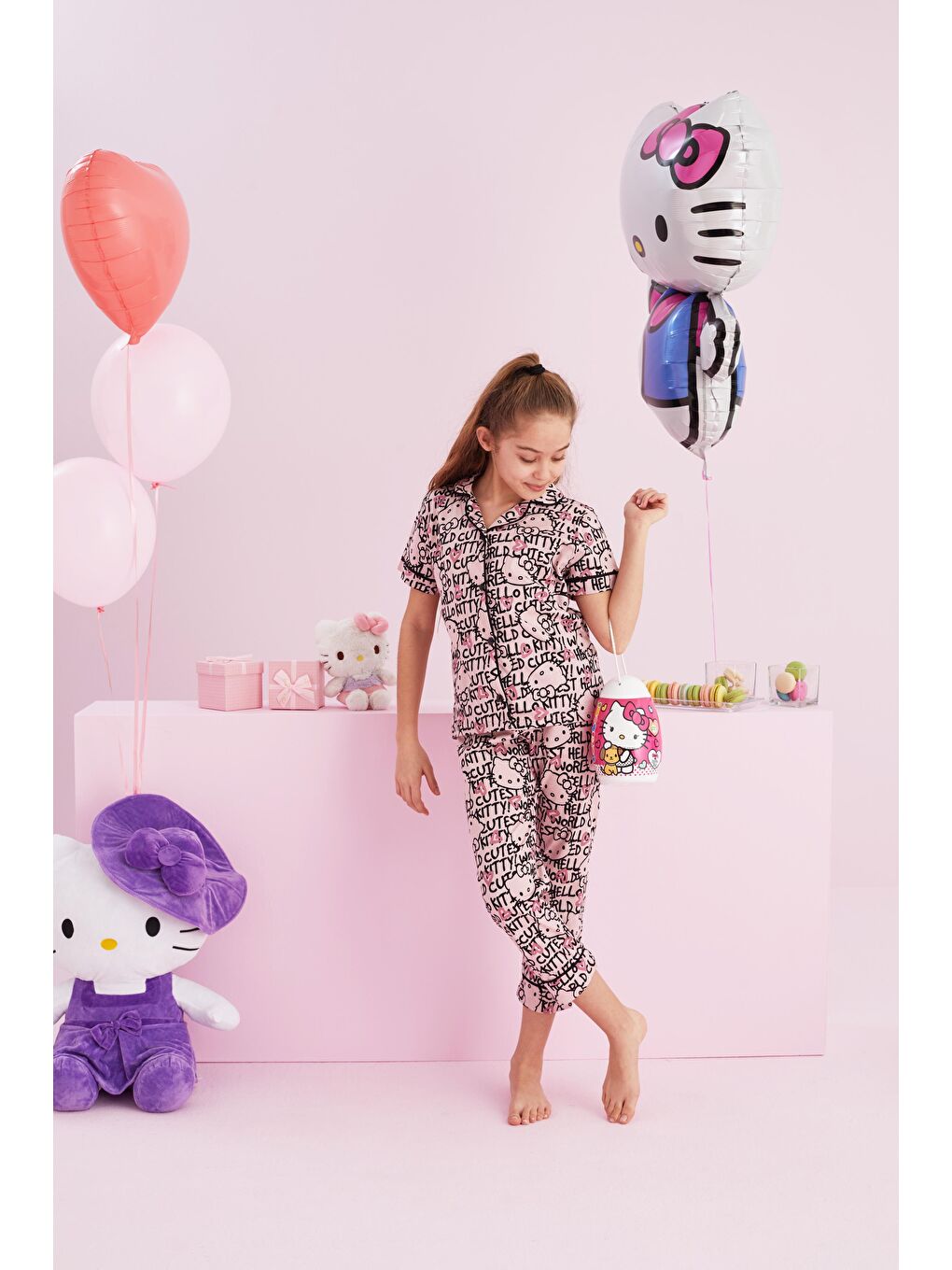 SİYAH İNCİ Pembe Hello Kitty Lisanslı %100 Pamuk Pembe Çok Renkli Düğmeli Biyeli Pijama Takım - 1