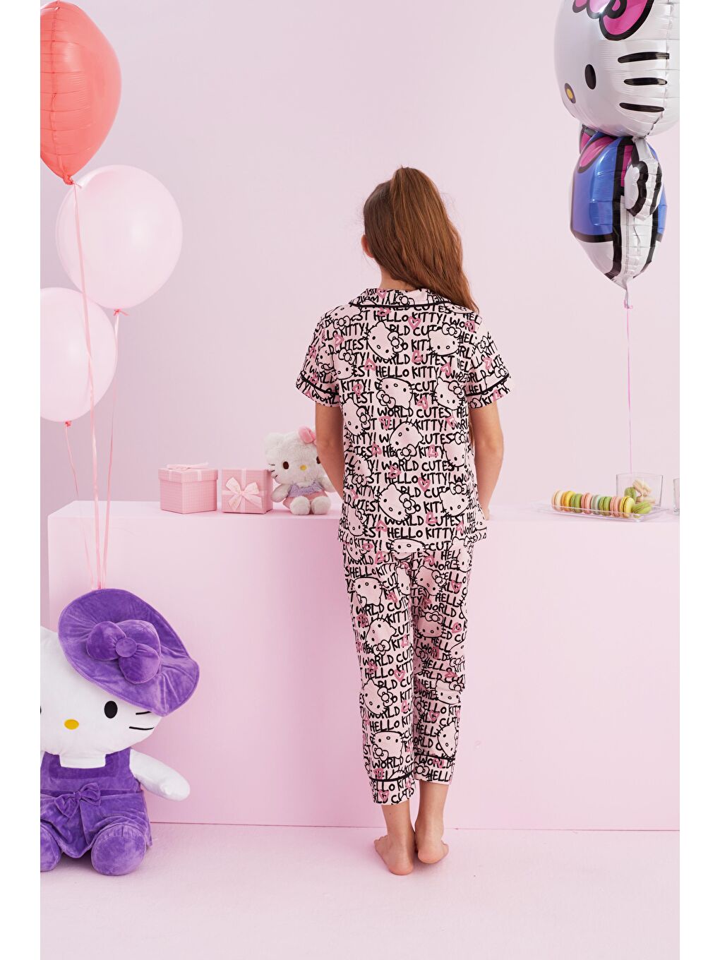 SİYAH İNCİ Pembe Hello Kitty Lisanslı %100 Pamuk Pembe Çok Renkli Düğmeli Biyeli Pijama Takım - 2