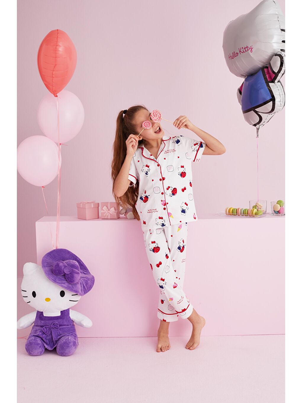 SİYAH İNCİ Beyaz Hello Kitty Lisanslı %100 Pamuk Beyaz Çok Renkli Düğmeli Biyeli Pijama Takım - 1