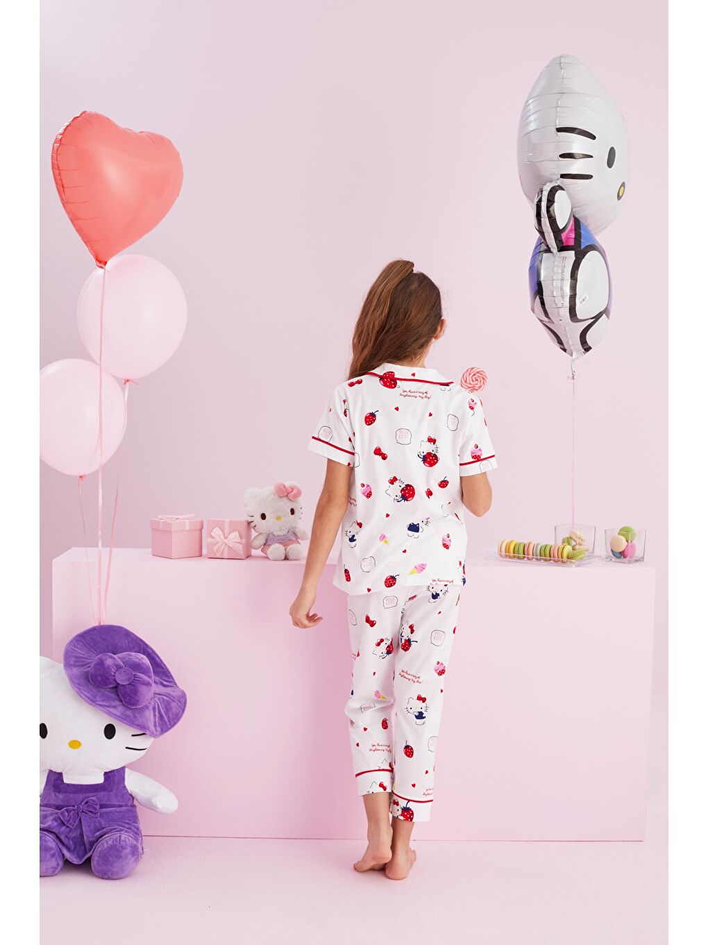 SİYAH İNCİ Beyaz Hello Kitty Lisanslı %100 Pamuk Beyaz Çok Renkli Düğmeli Biyeli Pijama Takım - 2