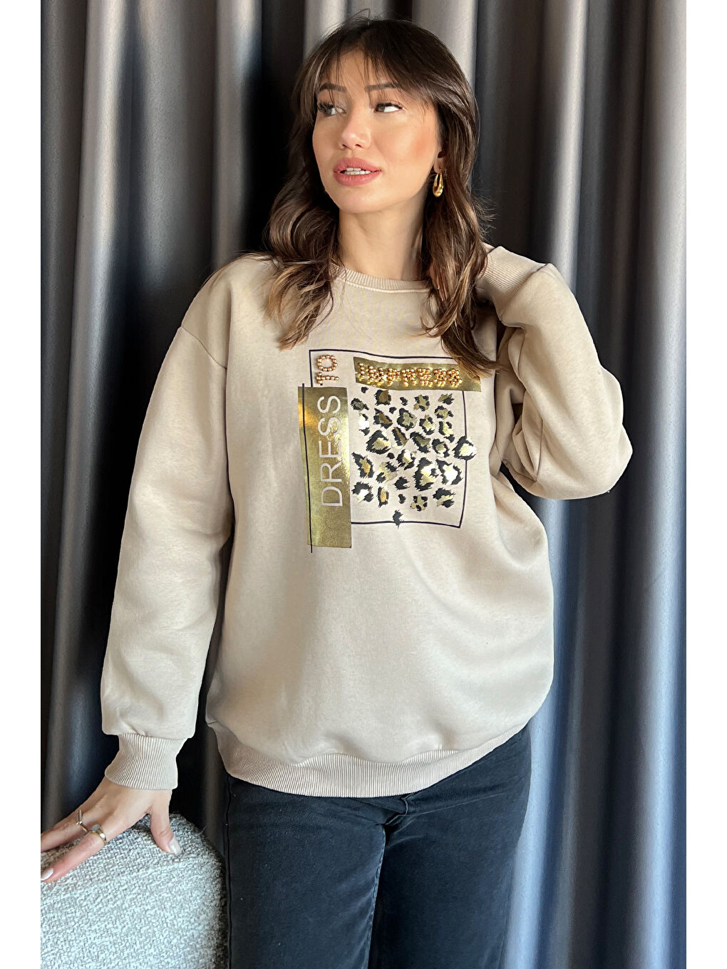 Bej Kadın Bisiklet Yaka Taşlı Üç İplik Şardonlu Sweatshirt