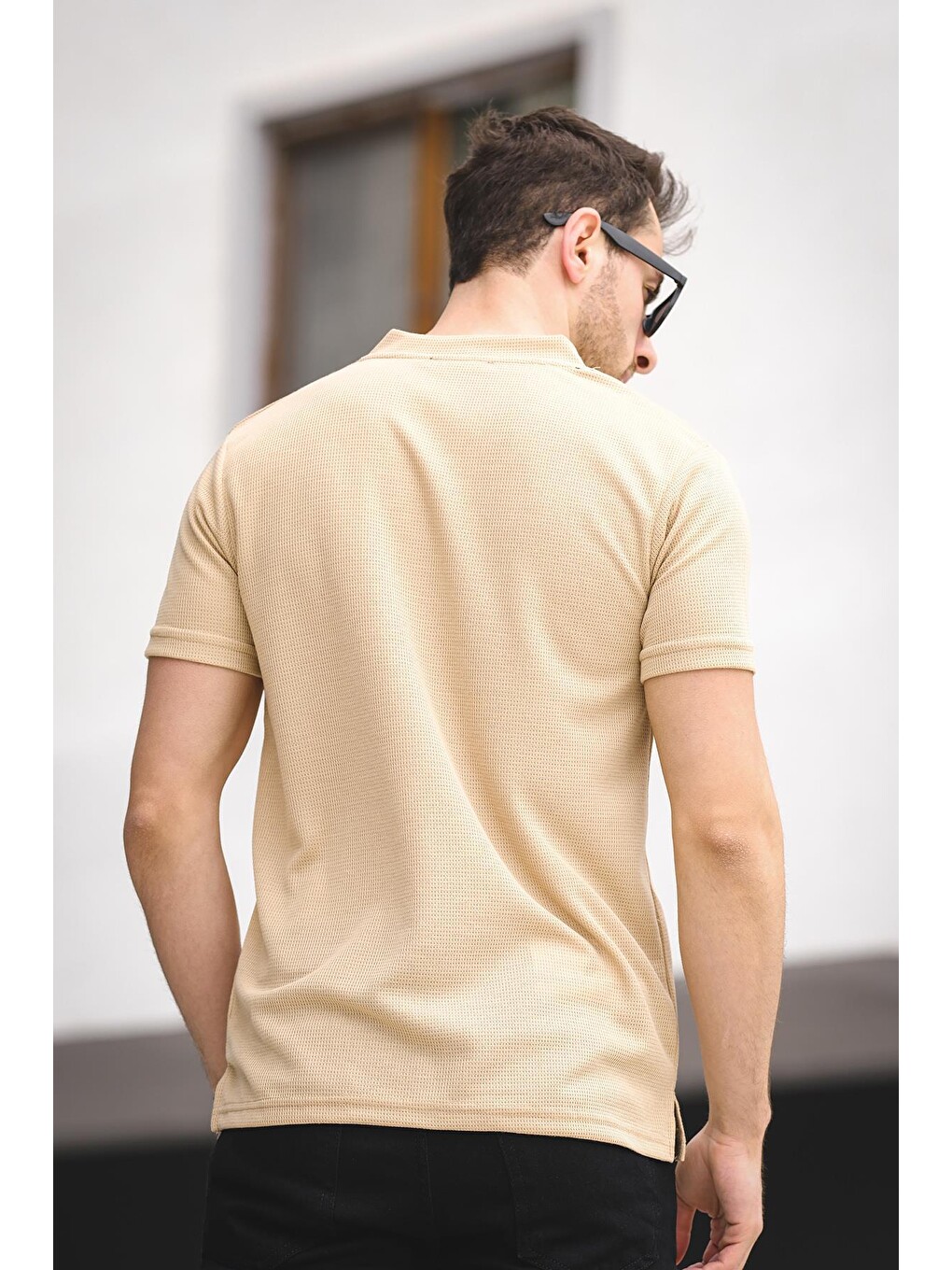 Kahverengi Üçgen Biyeli Waffle Slim Fit V Yaka Erkek Tişört-3