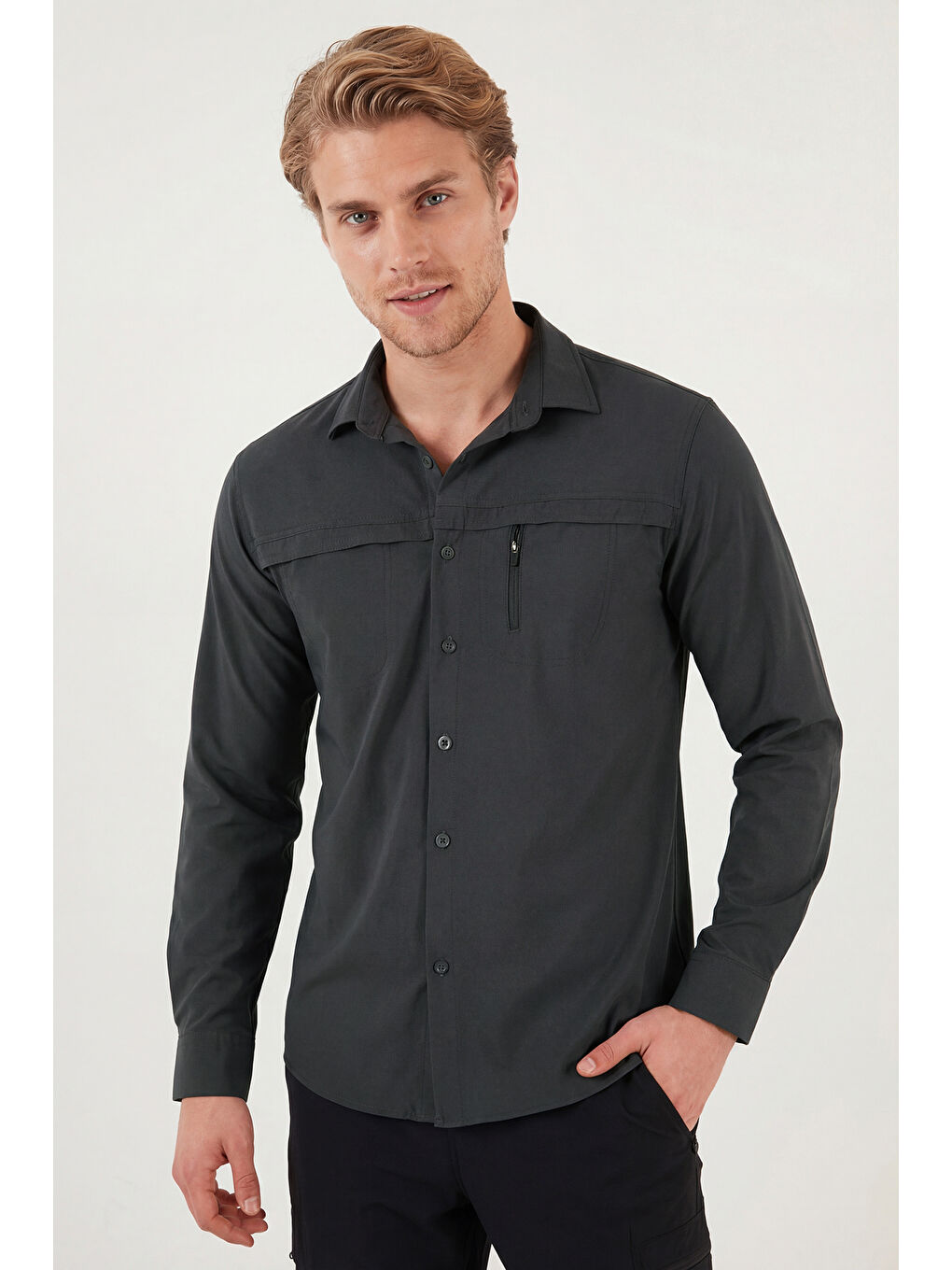 Gri Trekking ve Su İtici  Klasik Yaka Uzun Kollu Cepli Gömlek 693820-1