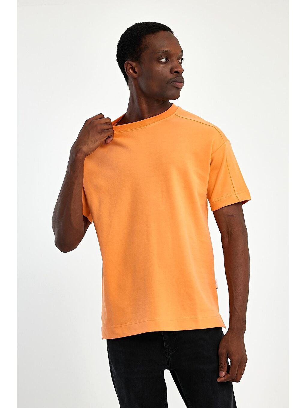 Turuncu Bisiklet Yaka  Fit Kalın Dokulu Erkek Tişört