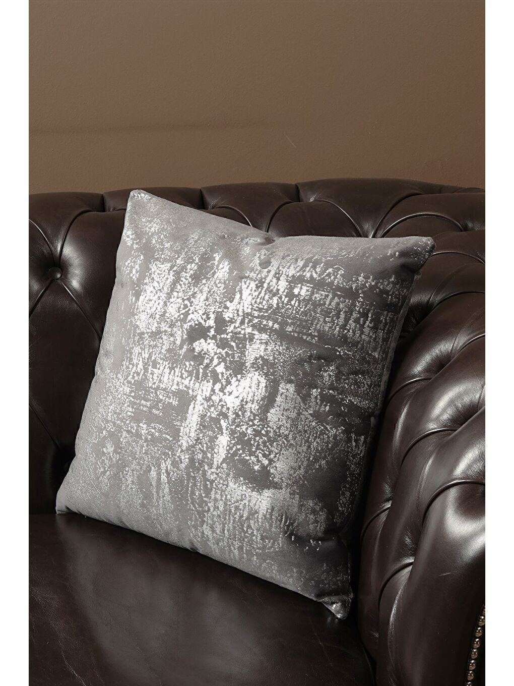 Gri Antrasit Gümüş Kırlent Kılıfı Dekoratif Desenli Kadife