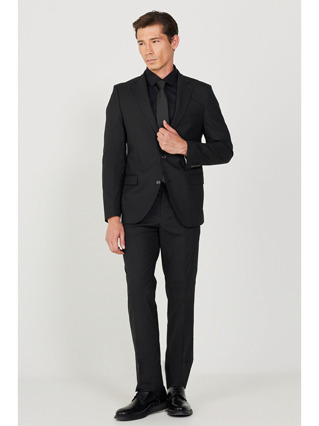 Erkek Siyah Su Geçirmez Slim Fit Dar Kesim Mono Yaka Yünlü Nano Takım Elbise-1