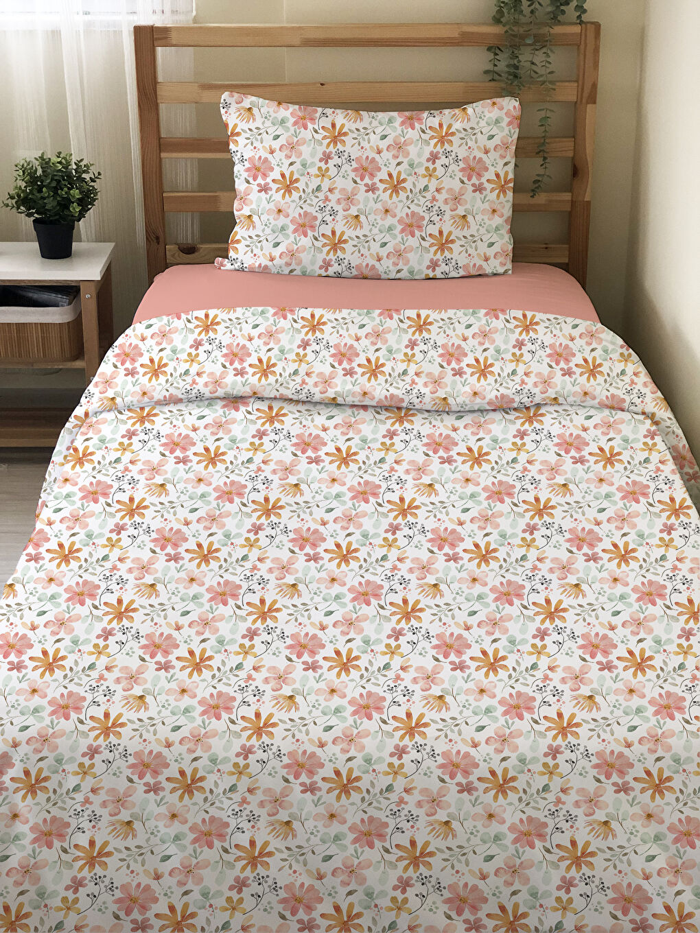 Karışık Çiçek Desenli Çarşafsız 2 li Takım Baskılı Tek Kişilik Nevresim Takımı 160x220 cm