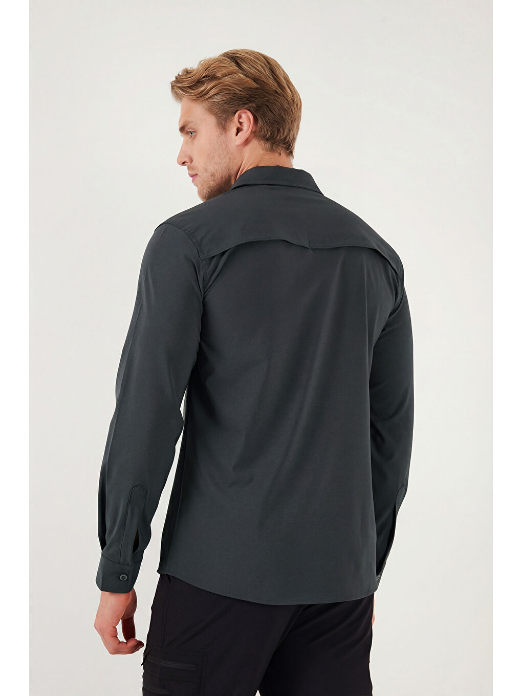 Gri Trekking ve Su İtici  Klasik Yaka Uzun Kollu Cepli Gömlek 693820-6