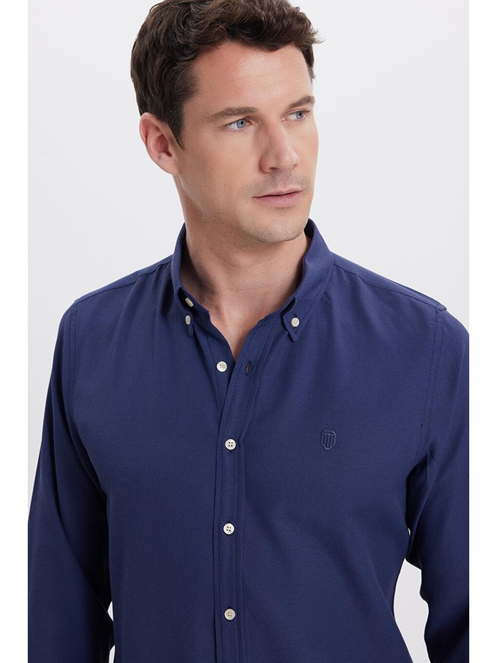 Erkek Slim Fit Dar Kesim Düz Oxford Armalı Düğmeli Yaka Lacivert Spor Gömlek-1