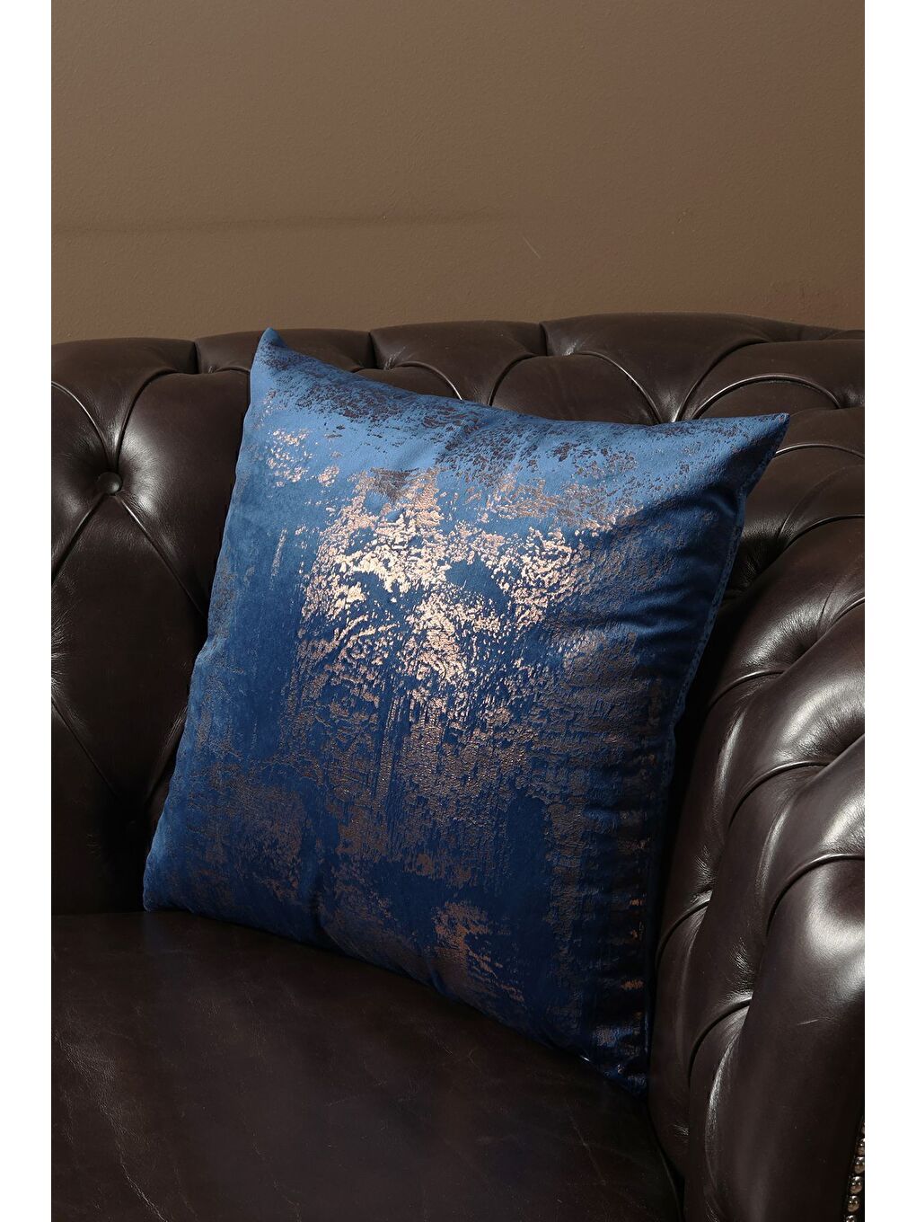 Lacivert Bakır Kırlent Kılıfı Dekoratif Desenli Kadife