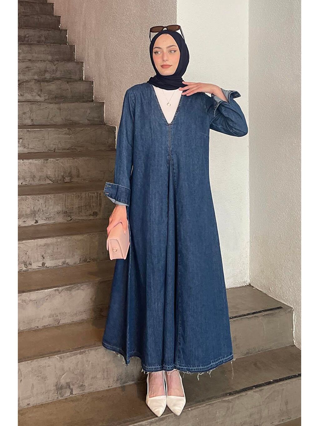 Açık Yaka Detaylı Jean Elbise Mavi