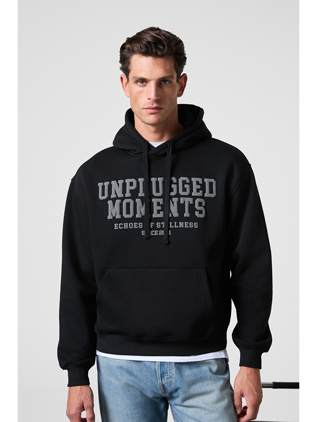Cassıan Erkek Önü Kabaran Baskılı Kapüşonlu Kordonlu Kanguru Cepli Siyah Sweatshirt
