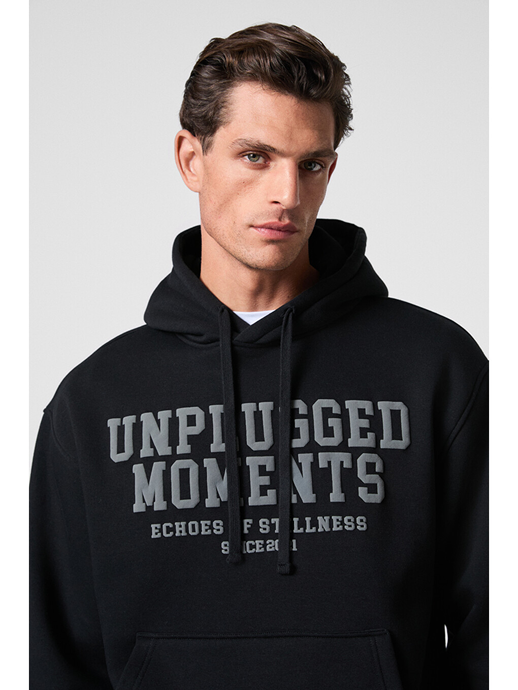 Cassıan Erkek Önü Kabaran Baskılı Kapüşonlu Kordonlu Kanguru Cepli Siyah Sweatshirt-1