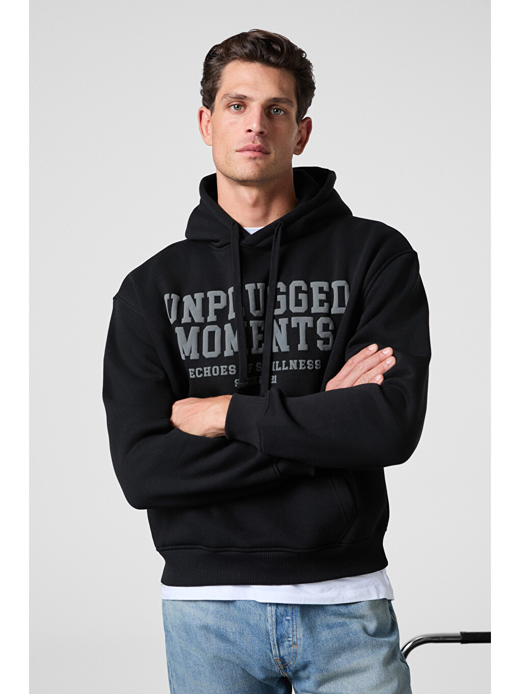 Cassıan Erkek Önü Kabaran Baskılı Kapüşonlu Kordonlu Kanguru Cepli Siyah Sweatshirt-2