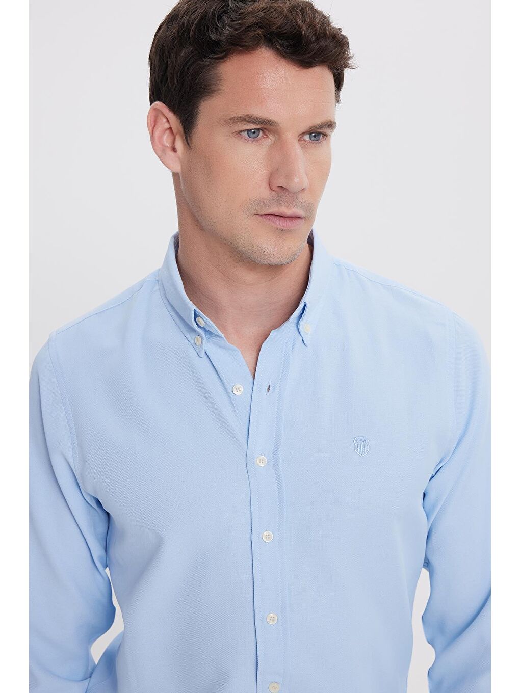 Erkek Slim Fit Dar Kesim Düz Oxford Armalı Düğmeli Yaka Mavi Spor Gömlek-1