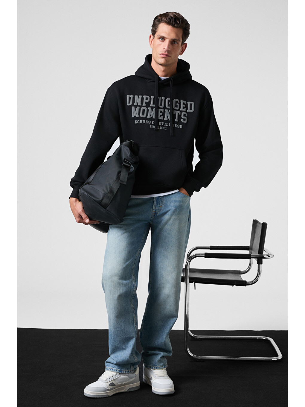 Cassıan Erkek Önü Kabaran Baskılı Kapüşonlu Kordonlu Kanguru Cepli Siyah Sweatshirt-3