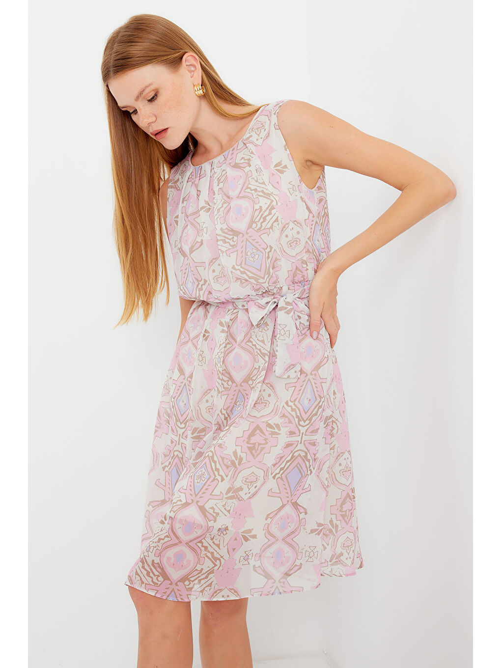 2501 Desenli Sıfır Kol Şifon Elbise - Pembe-2