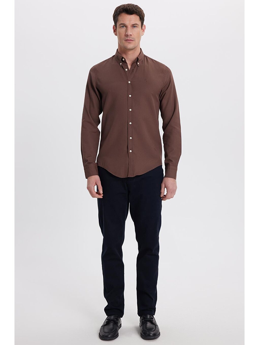 Erkek Slim Fit Dar Kesim Düz Oxford Armalı Düğmeli Yaka Kahverengi Spor Gömlek-4