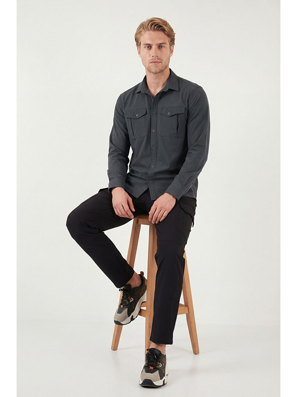 Gri Treaking ve Su İtici Klasik Yaka Uzun Kollu Cepli Gömlek 693821-3